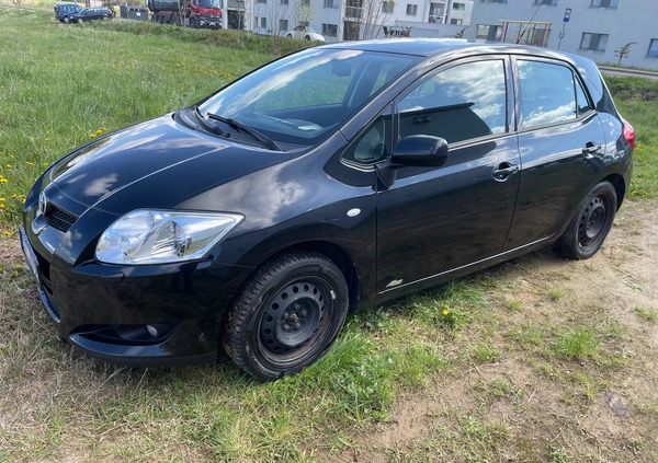 Toyota Auris cena 12900 przebieg: 194900, rok produkcji 2007 z Koszalin małe 46